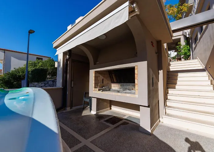 Iveta In - Mittel-dalmatien Gostinjska kuća 3*